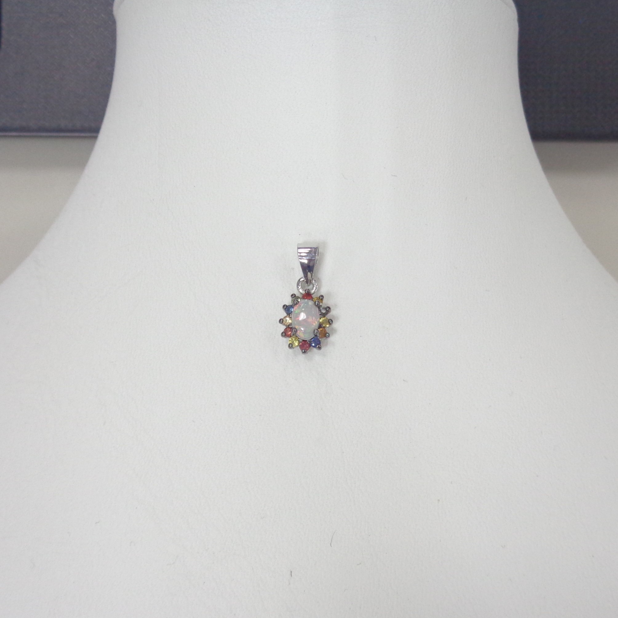 Серебряная подвеска с опалом